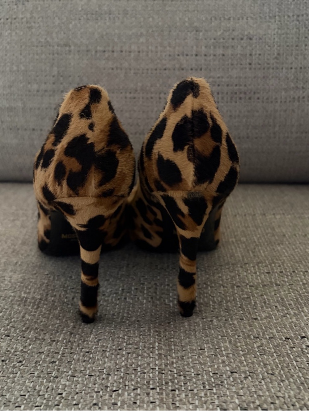 Moschino Leopard-Print Pointed Pumps with Gold M Hardware - Picture 4 of 5